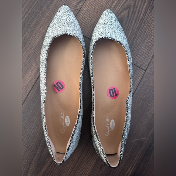 Dr. Scholl's Shoes - Dr. Scholl's Women's Speckled Flats in Black and White